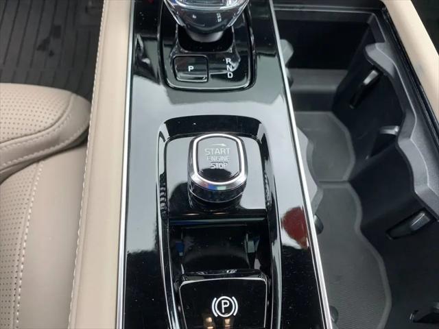2026 Volvo XC90 Plug-In Hybrid Ultra Dark Theme, T8 AWD, Electric/Gasoline, 7 Seats