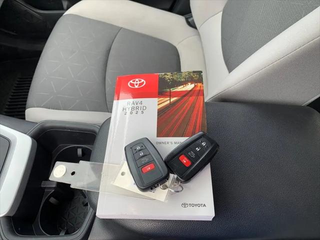 2025 Toyota RAV4 Hybrid XLE
