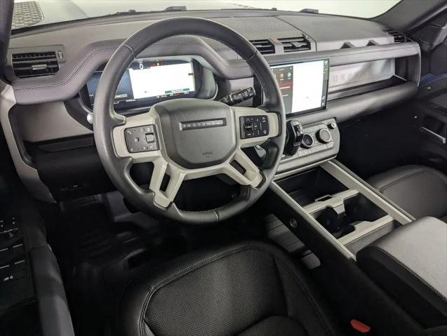2025 Land Rover Defender 110 P300