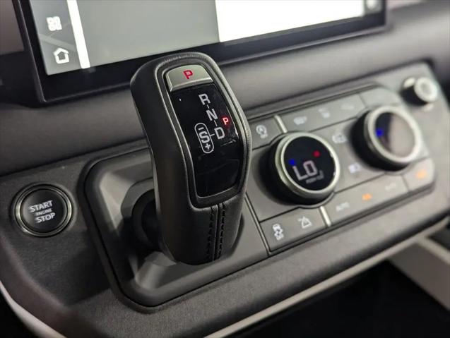 2025 Land Rover Defender 110 P300