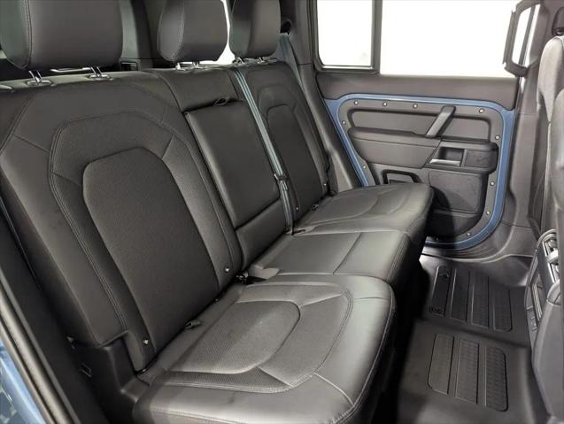 2025 Land Rover Defender 110 P300