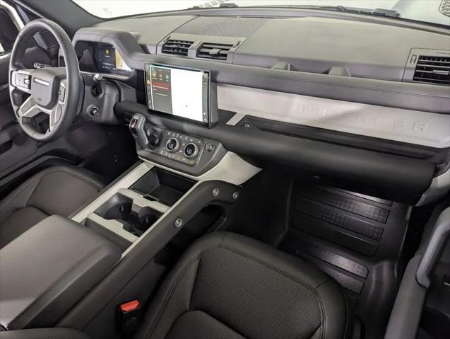 2025 Land Rover Defender 110 P300