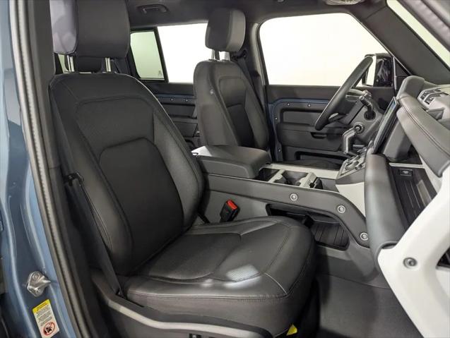 2025 Land Rover Defender 110 P300