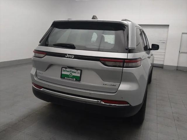 2023 Jeep Grand Cherokee Laredo 4x4