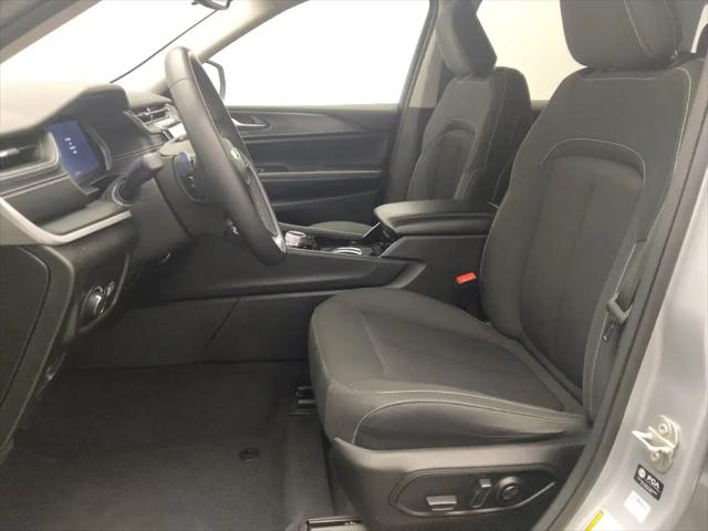 2023 Jeep Grand Cherokee Laredo 4x4