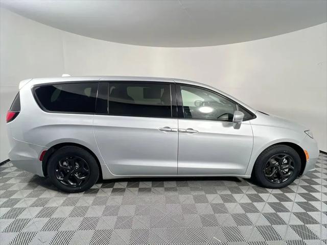 2022 Chrysler Pacifica Hybrid Limited