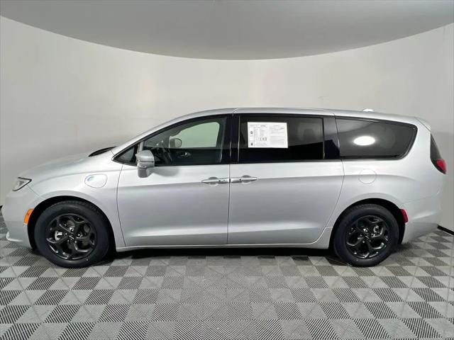 2022 Chrysler Pacifica Hybrid Limited