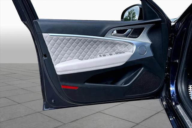 2023 Genesis G70 3.3T RWD