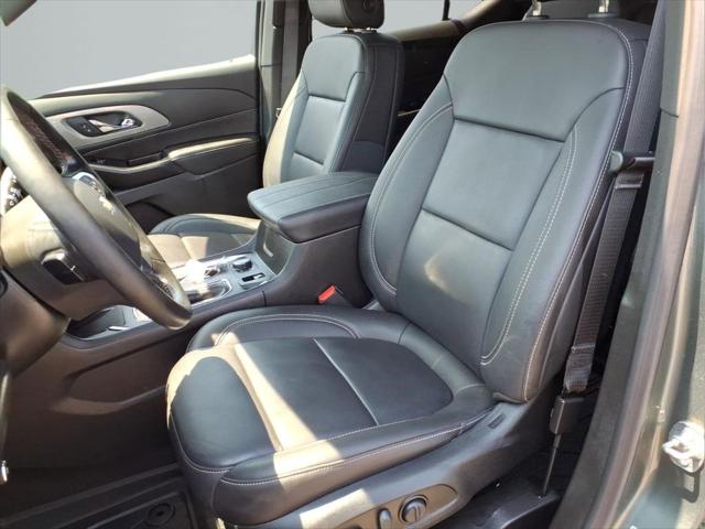 2023 Chevrolet Traverse AWD LT Leather