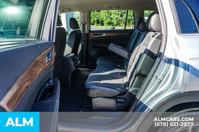 2025 Volkswagen Atlas 2.0T SE w/Technology