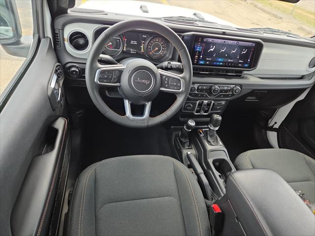 2025 Jeep Wrangler 4-Door Sahara 4x4