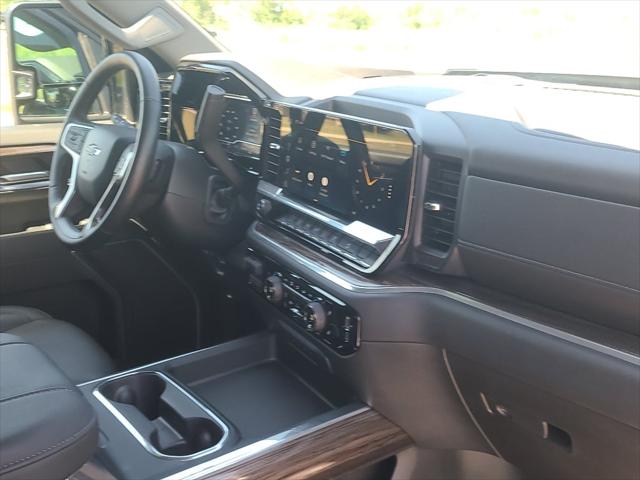 2025 Chevrolet Silverado 2500HD 4WD Crew Cab Standard Bed LT