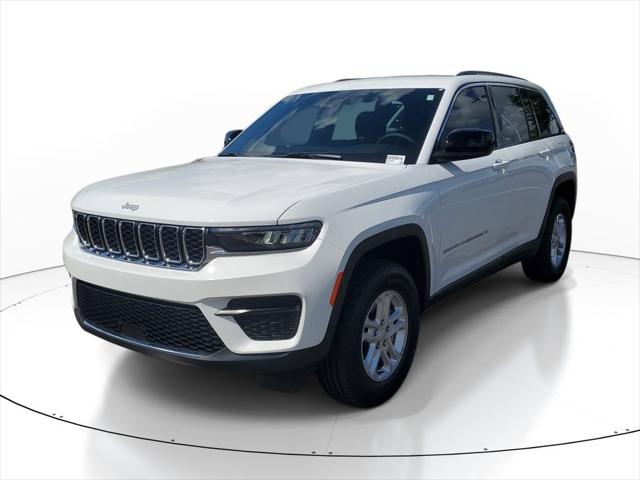 2025 Jeep Grand Cherokee Laredo 4x2