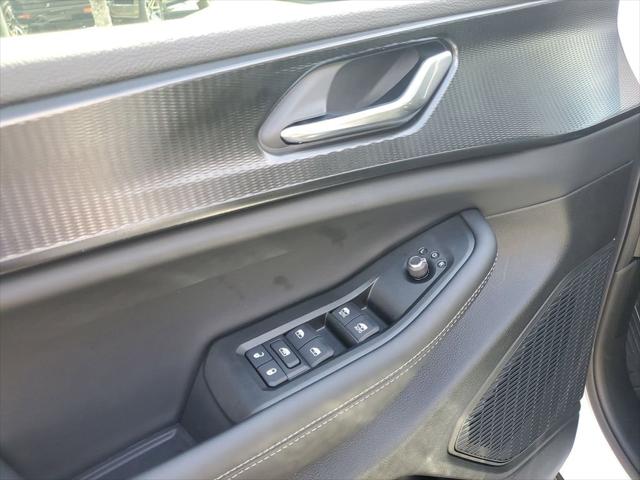 2025 Jeep Grand Cherokee Laredo 4x2