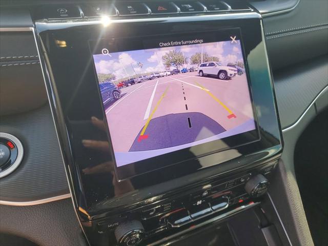 2025 Jeep Grand Cherokee Laredo 4x2