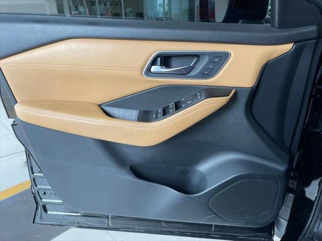 2023 Nissan Rogue Platinum FWD