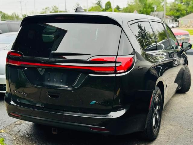 2022 Chrysler Pacifica Hybrid Touring L