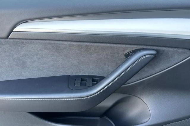 2022 Tesla Model 3 Rear-Wheel Drive