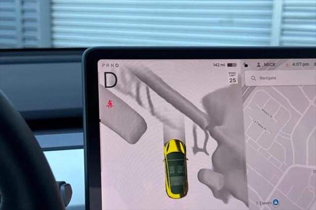 2022 Tesla Model 3 Rear-Wheel Drive