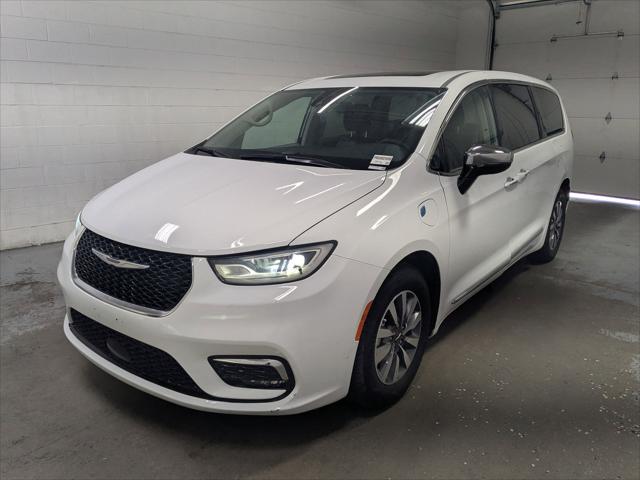 2023 Chrysler Pacifica Hybrid Limited
