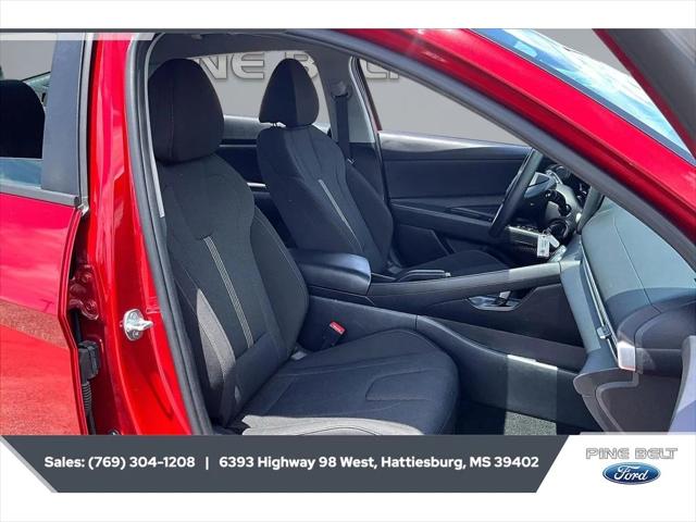 2024 Hyundai Elantra SE
