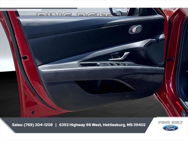2024 Hyundai Elantra SE
