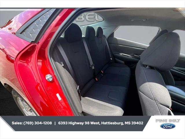 2024 Hyundai Elantra SE