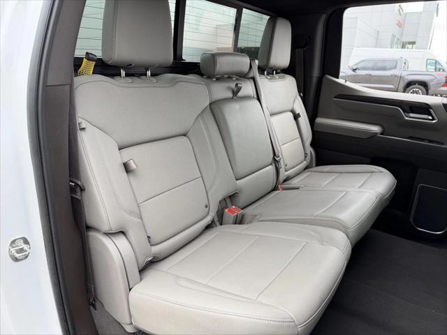 2022 GMC Sierra 1500 4WD Crew Cab Short Box SLT
