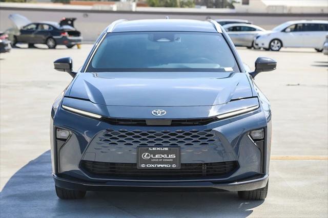 2025 Toyota Crown Signia XLE
