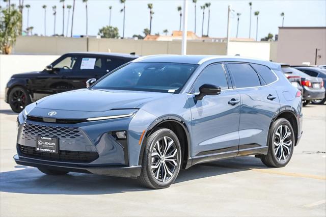 2025 Toyota Crown Signia XLE