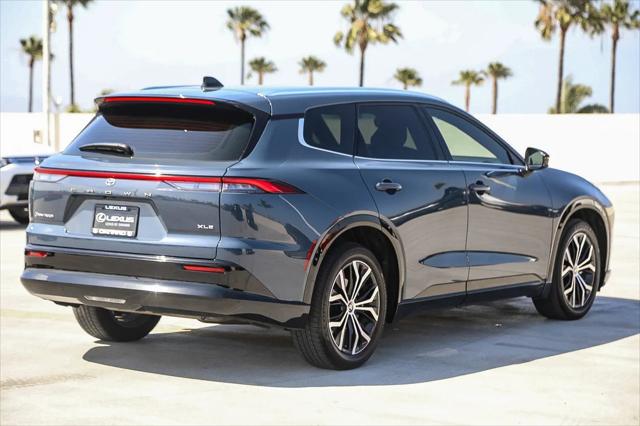 2025 Toyota Crown Signia XLE