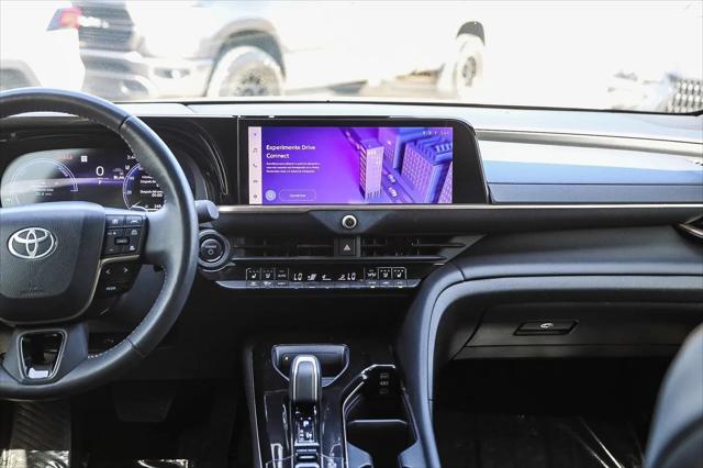 2025 Toyota Crown Signia XLE