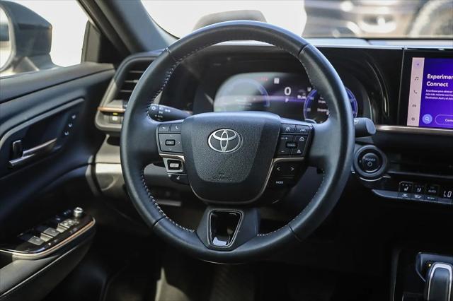 2025 Toyota Crown Signia XLE