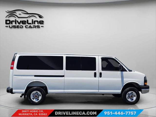2025 GMC Savana Passenger RWD 3500 Extended Wheelbase LT
