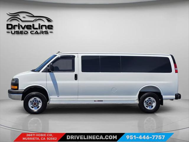2025 GMC Savana Passenger RWD 3500 Extended Wheelbase LT