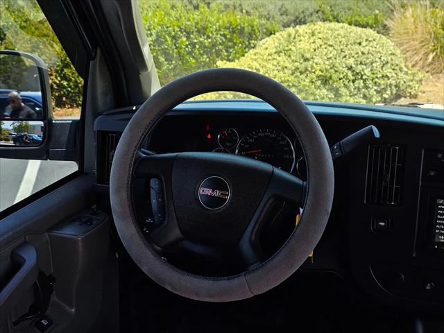 2025 GMC Savana Passenger RWD 3500 Extended Wheelbase LT