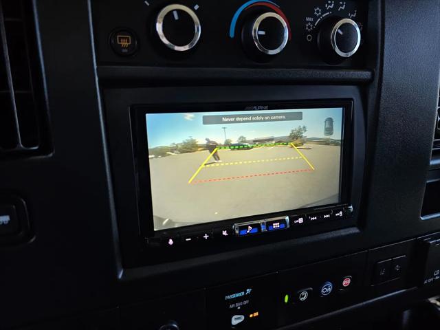 2025 GMC Savana Passenger RWD 3500 Extended Wheelbase LT