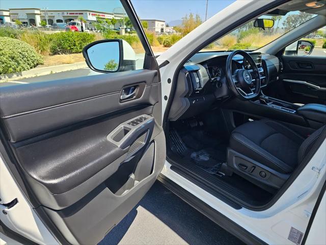 2024 Nissan Pathfinder SV FWD