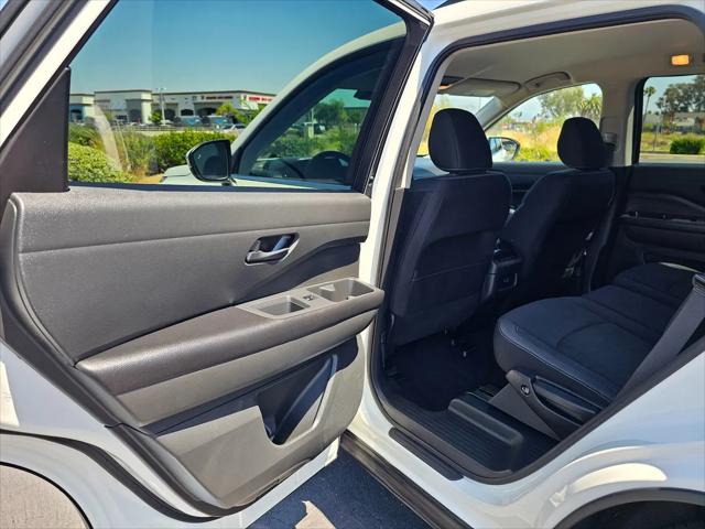 2024 Nissan Pathfinder SV FWD