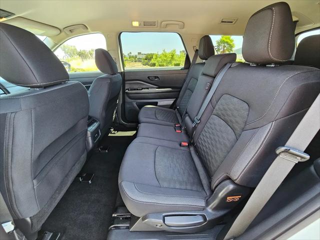 2024 Nissan Pathfinder SV FWD