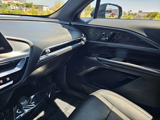 2024 Cadillac iQ Luxury w/1SC