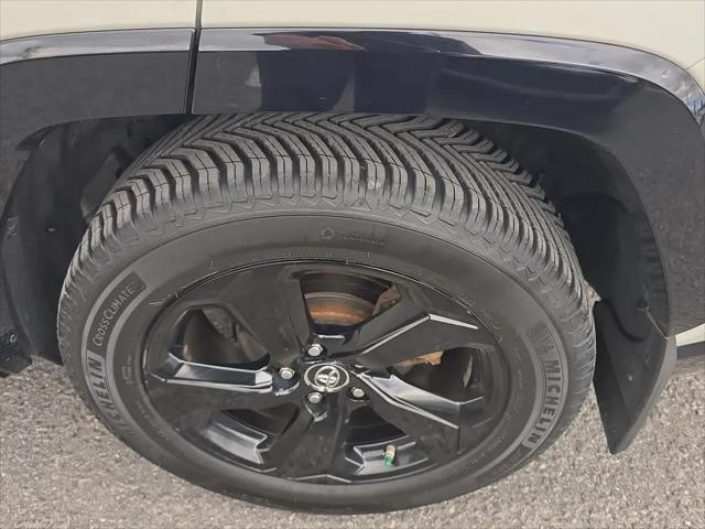 2019 Toyota RAV4 Hybrid XSE
