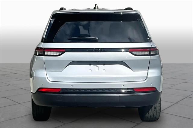 2023 Jeep Grand Cherokee Altitude 4x2