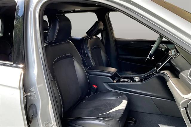 2023 Jeep Grand Cherokee Altitude 4x2