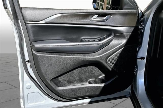 2023 Jeep Grand Cherokee Altitude 4x2