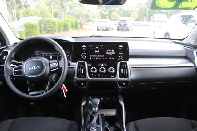 2023 Kia Sorento LX