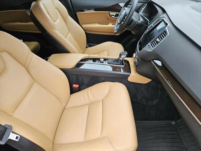 2019 Volvo XC90 T6 Momentum