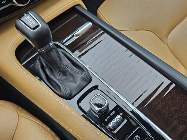 2019 Volvo XC90 T6 Momentum