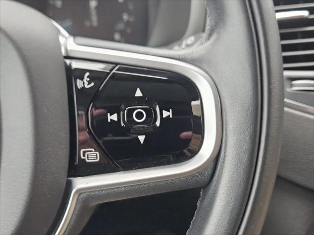 2019 Volvo XC90 T6 Momentum