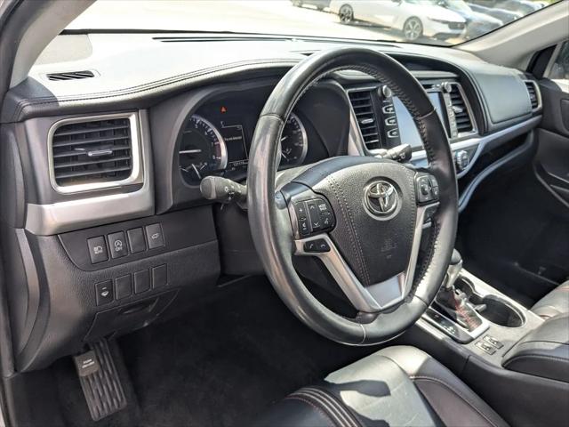 2019 Toyota Highlander SE